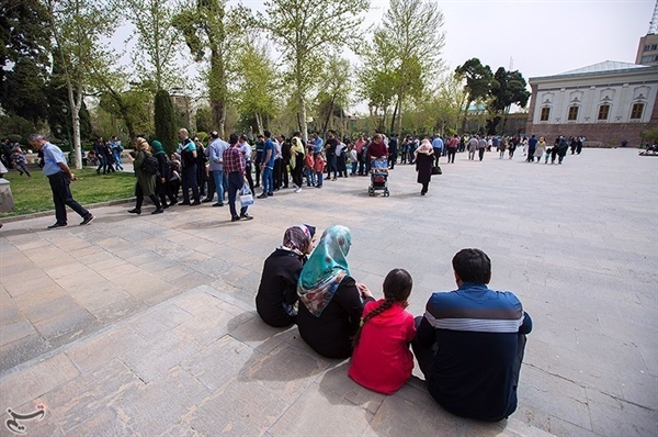 <b>تصاویر استقبال گردشگران نوروزی از موزه گردی در کاخ گلستان</b>